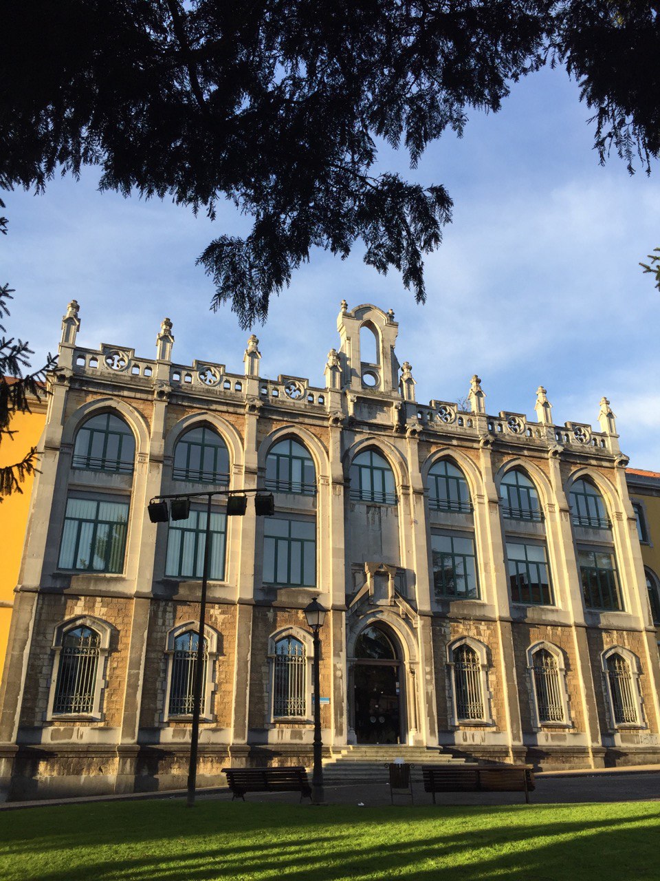 Creación la Unidad Asociada I+D+i “Estudios Árabo-Románicos” de la Universidad de Oviedo al CSIC a través del ILC y de la EEA de Granada. 