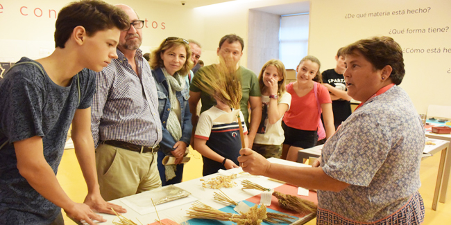 Leonor Peña, en su taller sobre arqueobotánica noche_investigadores2017.jpg