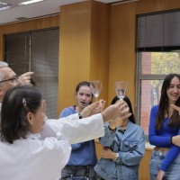 Con motivo de la iniciativa europea 'Researchers at school' nos visita un grupo de alumnos del IES Los Olivos de Parla (Madrid)