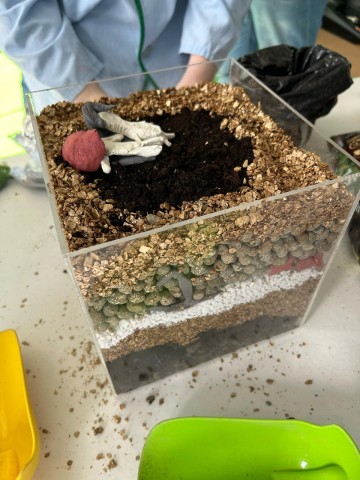 El Instituto de Historia imparte un taller de arqueología en el Hospital 12 de Octubre, dirigido a jóvenes hospitalizados dentro del programa Ciencia en el Barrio