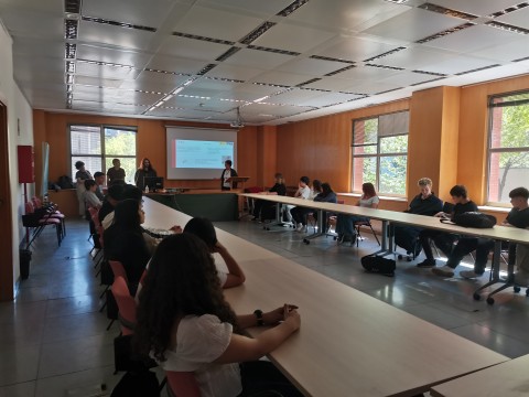 Estudiantes del IES Avda de Toreros visitan el CCHS