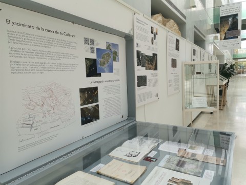 exposición "Investigaciones recientes en el santuario púnico de la Cueva de es Culleram"