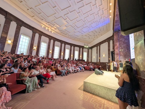 Panorámica del público asisente a la ceremonia