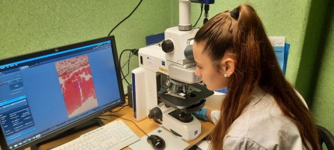 Alumnas durante sus prácticas