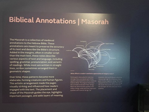 Imágenes de la exposición  “Manuscripts & the Mind”: una mirada a cómo los lectores antiguos dialogaban con los textos sagrados