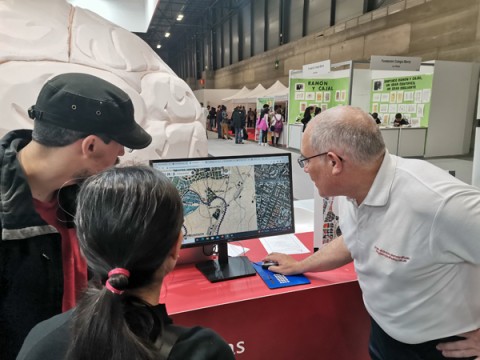 Diego Ramiro (IEGD) ante la plataforma HISDIMAD