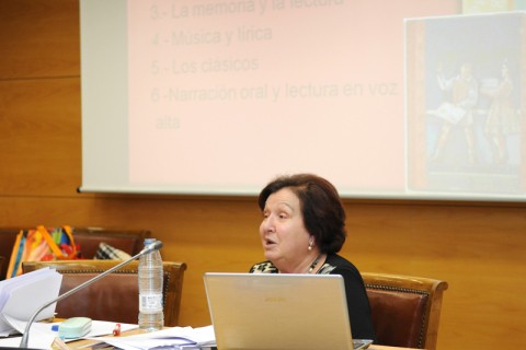 La doctora Morote (Universitat de València) durante su presentación