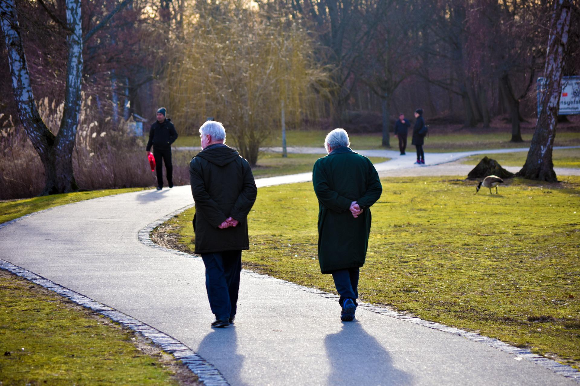 Los individuos más desfavorecidos tienen una edad biológica mayor y un envejecimiento acelerado. / Pixabay